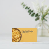 Lebendiger gelber Hintergrund mit Pastaschüssel Visitenkarte (Stehend Vorderseite)