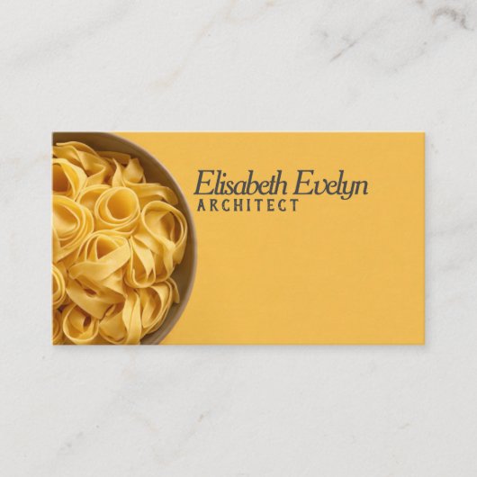 Lebendiger gelber Hintergrund mit Pastaschüssel Visitenkarte (Vorderseite)