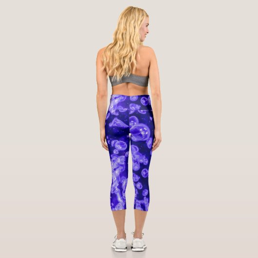 Lebendiger Glühwürmchen Capri Leggings (Rückseite)