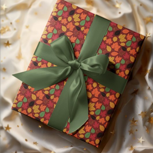 Lebendiger Herbst hinterlässt mehrfarbiges Muster Geschenkpapier