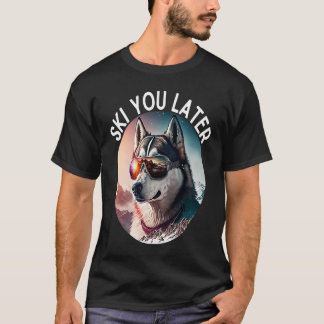 Lebendiger Husky mit Skibrille auf Skipisten T-Shirt