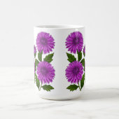 Lebendiger lila Chrysanthemenstrauß Kaffeetasse (Mittel)