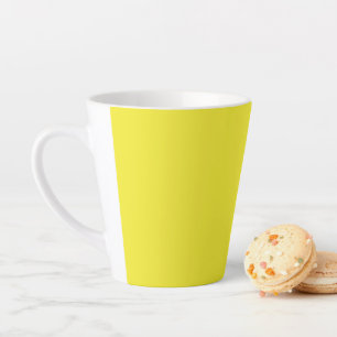 Lebendiger massiver gelber Hintergrund Milchtasse