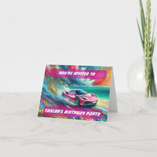Lebendiger rosa Sportwagen an einem tropischen Str Einladung
