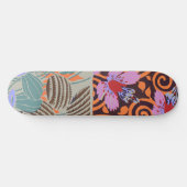 Lebendiger rosa und orangefarbener spiralförmiger skateboard (Horizontal)