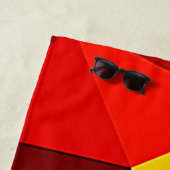 Lebendiges abstraktes geometrisches Flussdesign Strandtuch (Beispiel)