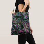 Lebendiges Coleus-Blattmuster. Tasche (Von Nahem)