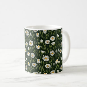 Lebendiges Gänseblümchenmuster mit üppigen grünen Kaffeetasse
