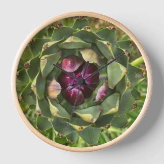 Lebendiges grünes und violettes Artischockendesign Uhr