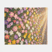 Lebendiges Regenbogen-Lilienblumenfeld Fleecedecke (Vorderseite (Horizontal))