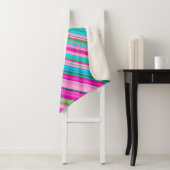 Lebendiges Regenbogen-Streifenmuster-Design Sherpadecke (Beispiel)
