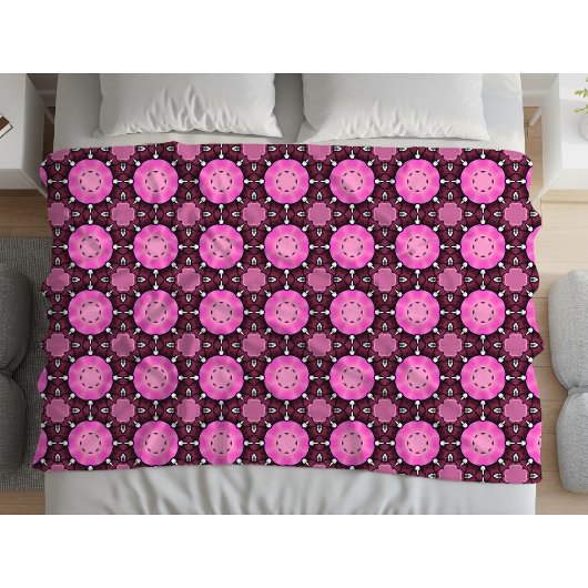 Lebendiges rosa und violettes geometrisches Muster Fleecedecke