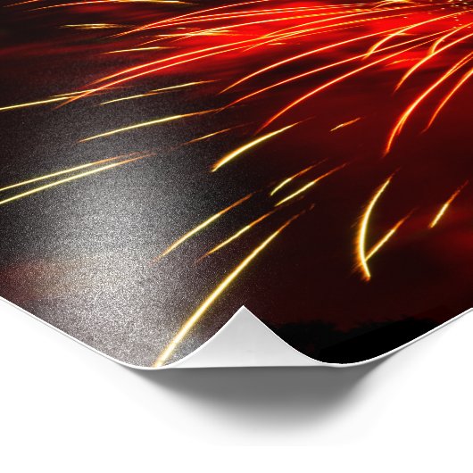 lebendiges rotes Feuerwerk-Display gegen schwarzen Fotodruck (Ecke)