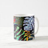 Lebendiges tropisches Blätter- und Blumenmuster Kaffeetasse (VorderseiteRechts)