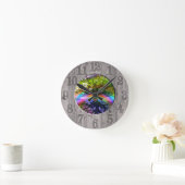 Lebensbaum mit Regenbogen und Holzrahmen Runde Wanduhr (Zuhause)