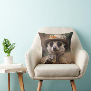 "Lebensfreude: Gran Meerkat genießt Glas Wein Kissen
