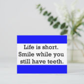 LEBENSLUSTIGE SPRÜCHE KURZ LÄCHELN, WÄHREND SIE IM POSTKARTE (Stehend Vorderseite)