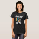 Lebensmittel-Einkaufstaschen auf einem Trip oder D T-Shirt (Vorne ganz)