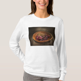 Lebensmittel - Trauben - Eine Schüssel Trauben T-Shirt