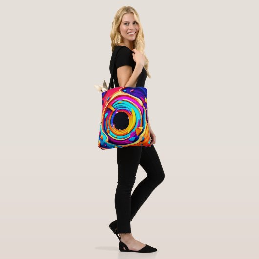 Lebhafte Abstrakte kosmische Vortex Kunst Tasche (Am Model)