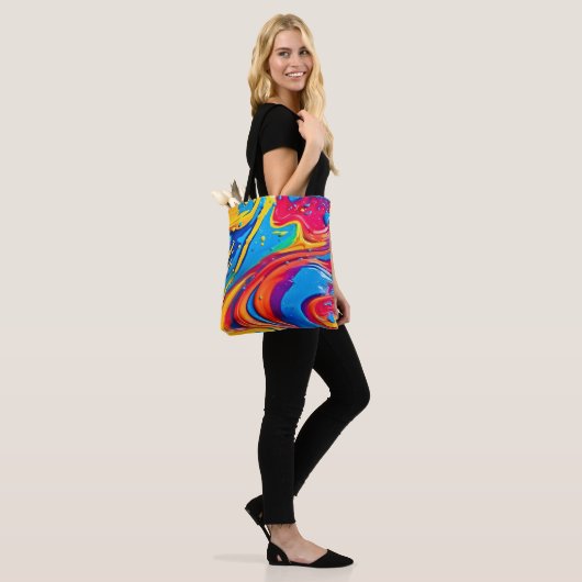 Lebhafte Abstrakte Kunst Tasche (Am Model)