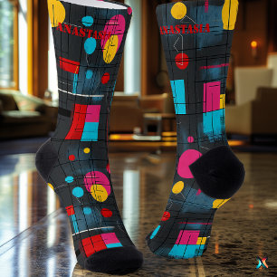Lebhafte Abstrakte Socken mit fett geometrischem D