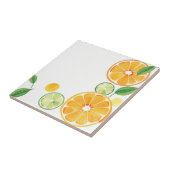 Lebhafte Citrus Wasserfarbe auf weichem Beige Fliese (Seite)