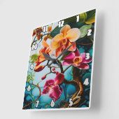 Lebhafte Lila Orchideen gegen bunten Hintergrund Quadratische Wanduhr (Winkel)