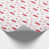 Lebhafte Lippen und das Wort Liebe Geschenkpapier (Ecke)