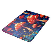 Lebhafte Magic Mushroom Forest Art Badematte (Schrägansicht)