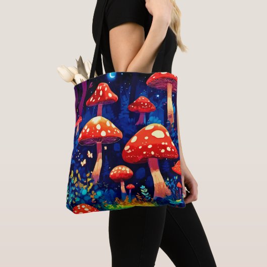 Lebhafte Magic Mushroom Forest Art Tasche (Von Nahem)