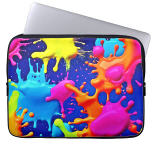 Lebhafte Neon-Splashes auf dunkler Leinwand Laptopschutzhülle