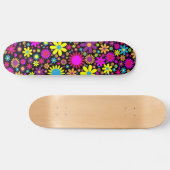 Lebhafte psychedelische Blume in Bloom-67566 Skateboard (Horizontal)