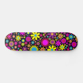 Lebhafte psychedelische Blume in Bloom-67566 Skateboard (Horizontal)