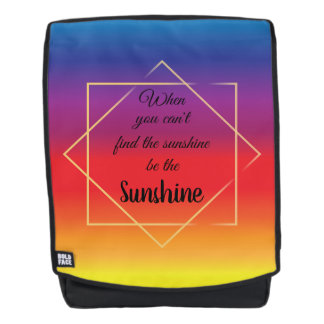 lebhafte, reiche Sonnenuntergangsfarben mit schöne Rucksack