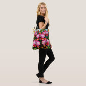 Lebhafte rosa Orchideen in festem Glas Tasche (Am Model)