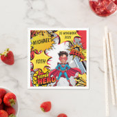 Lebhafte rote und gelbe Superheldenkarikatur Serviette (Beispiel)