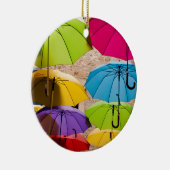 Lebhafte und farbenfrohe Sonnenschirme Keramikornament (Rechts)