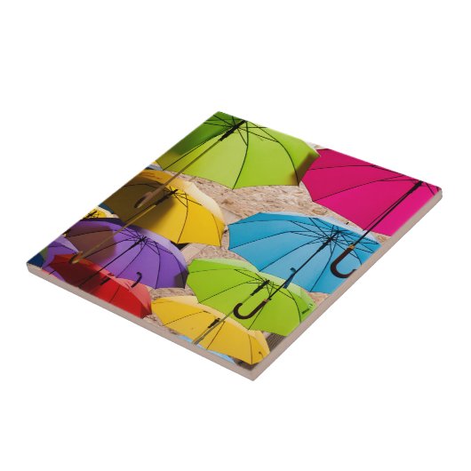 Lebhafte und farbenfrohe Umbrellas Fliese (Seite)
