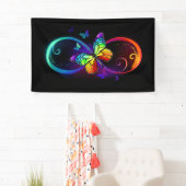 Lebhafte Unendlichkeit mit Regenbogenschmetterling Banner (Insitu)
