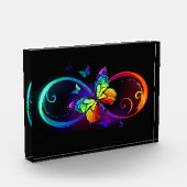 Lebhafte Unendlichkeit mit Regenbogenschmetterling Fotoblock (Links)