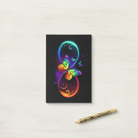 Lebhafte Unendlichkeit mit Regenbogenschmetterling Post-it Klebezettel (Auf Schreibtisch)