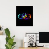 Lebhafte Unendlichkeit mit Regenbogenschmetterling Poster (Heimbüro)