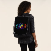 Lebhafte Unendlichkeit mit Regenbogenschmetterling Rucksack (Ausgewaschen)