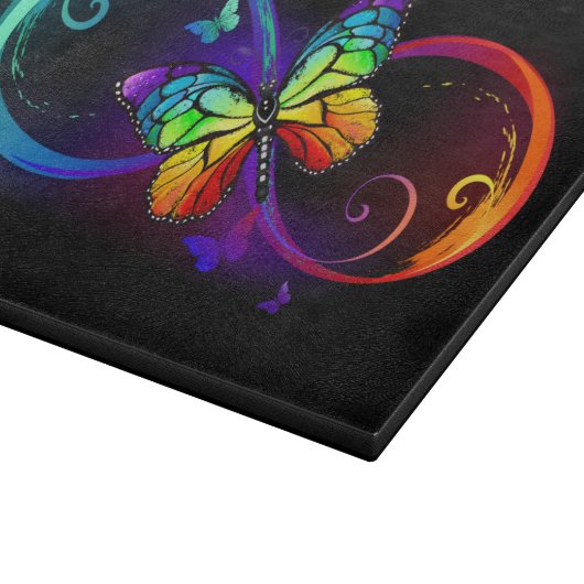 Lebhafte Unendlichkeit mit Regenbogenschmetterling Schneidebrett (Ecke)