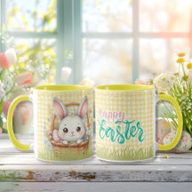 Lebhafter glücklicher Ostern im gelben Hintergrund