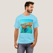 Lebhafter Hafen: mediterrane Bliss T-Shirt (Vorne ganz)