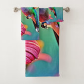 Lebhafter Hummingbird im Sunset Design Badhandtuch Set (Insitu)