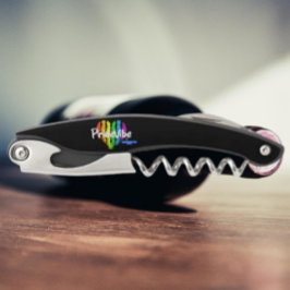 Lebhafter PrideVibe: Entkorken mit Regenbogenherz Kellnermesser