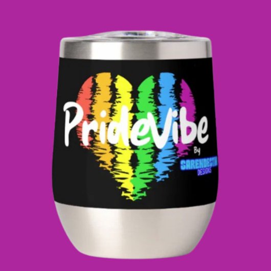 Lebhafter PrideVibe: Sip in Rainbow Heart Style